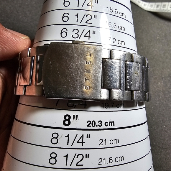 Guess Steel Mens Quartz Watch Silver Tone Working U0075G3 Cracked Crystal shows - Picture 12 of 12